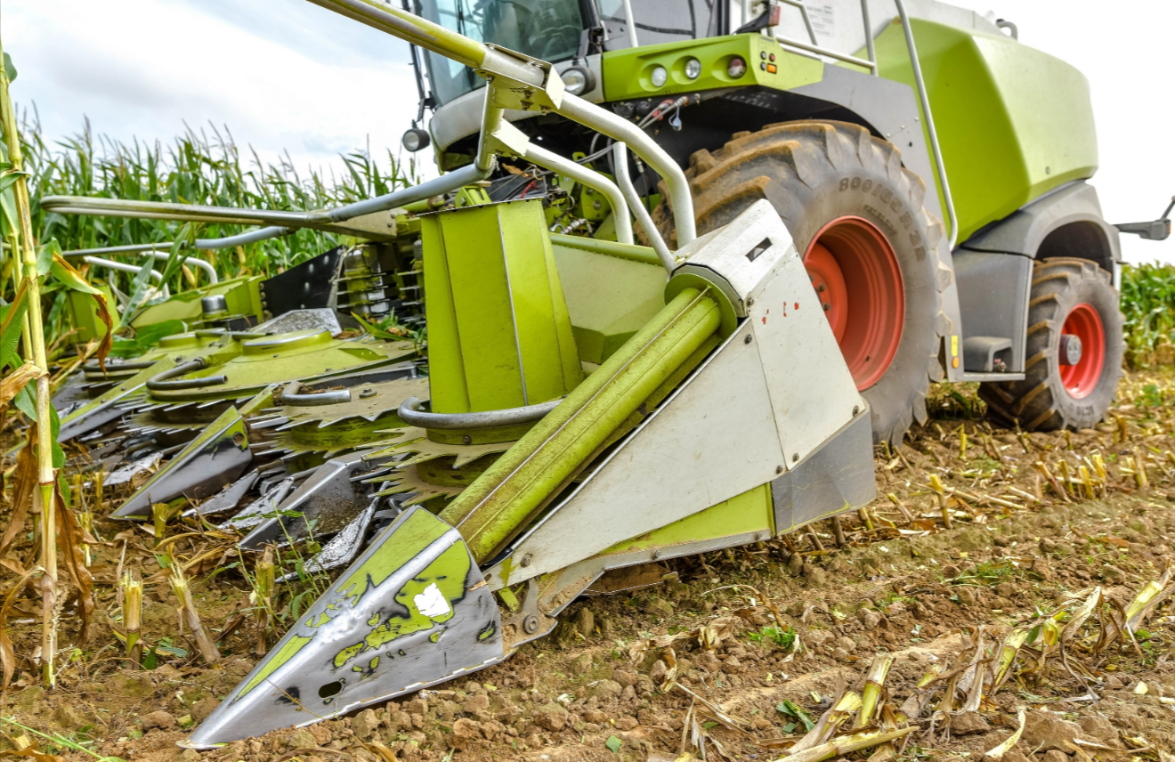 Maishäcksler überfährt Kinderwagen - Baby stirbt an seinen Verletzungen!