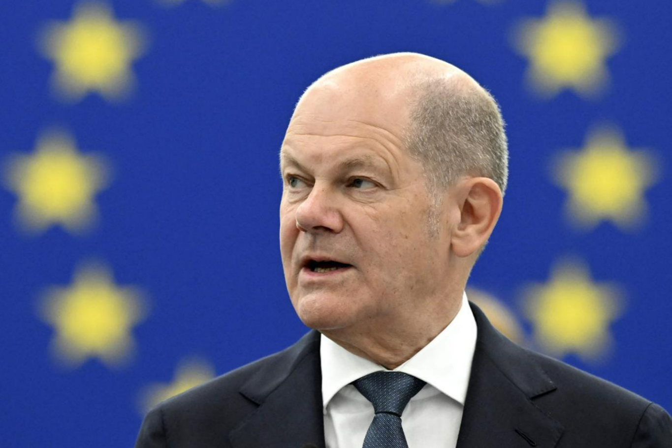 Machtwort von Kanzler Scholz in der Asyl-Frage! So weist er die Grünen und Habeck in die Schranken!
