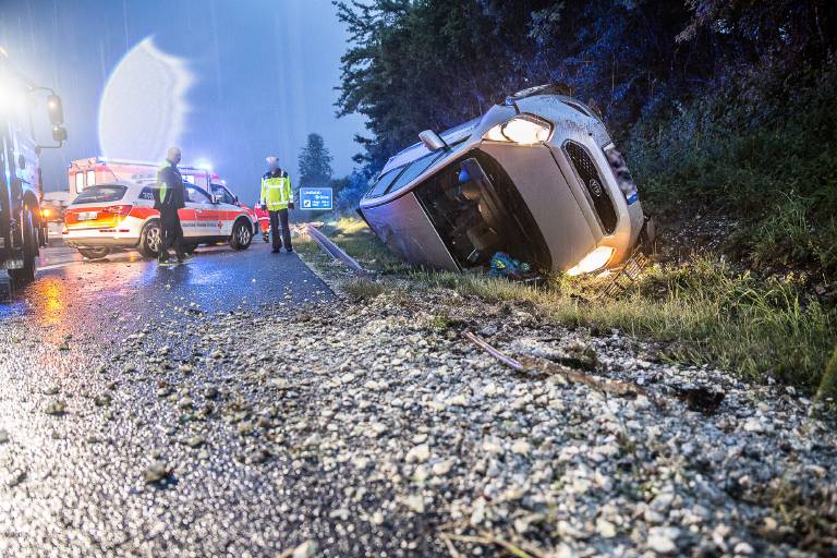 Wegen schwerem Hagelschauer - Chaos auf der Autobahn sorgt für Todesopfer und mehrere Verletzte 