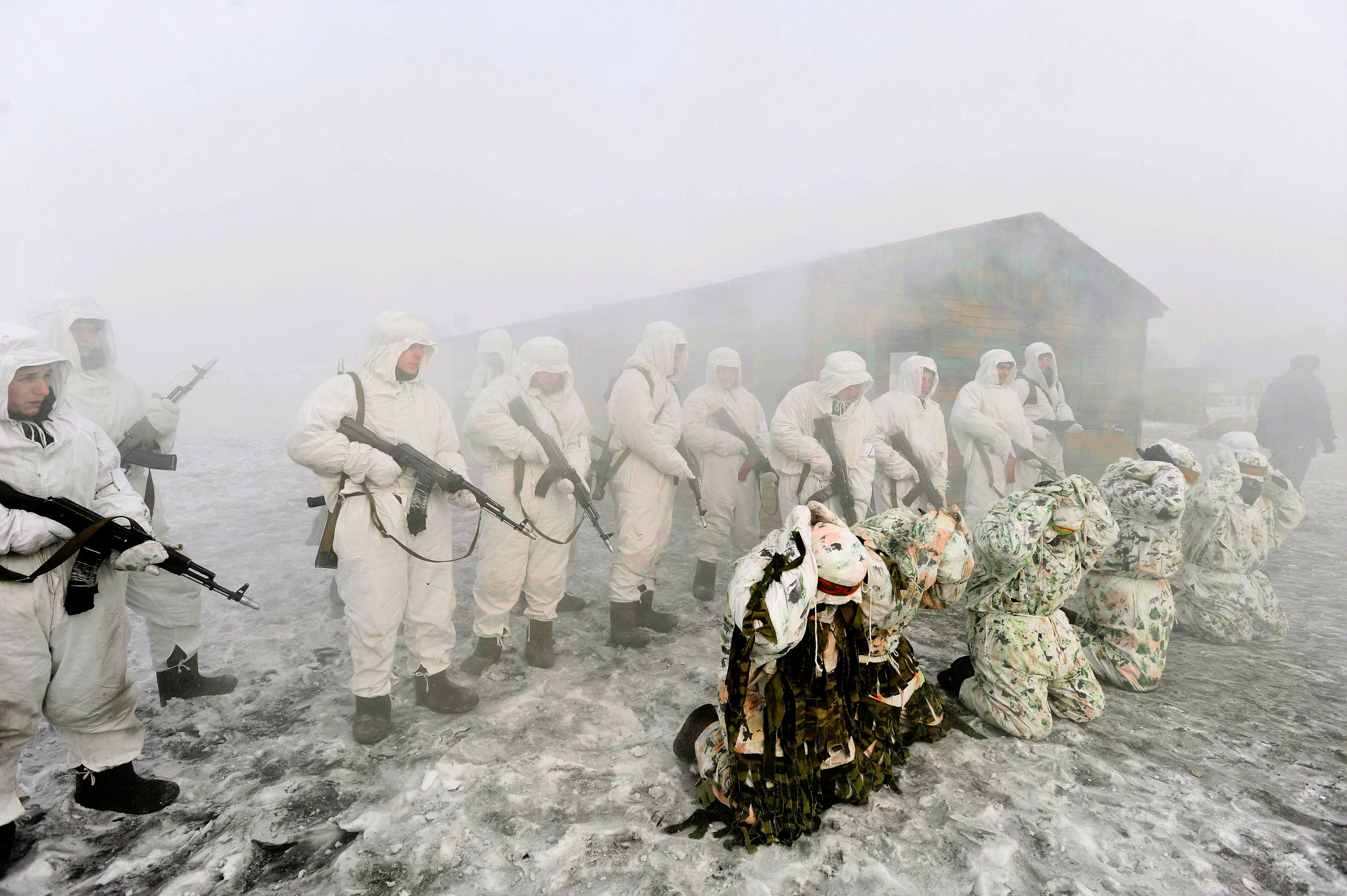 Video! Putin befiehlt Angriff - aber seine Soldaten rennen davon! Blamage für russische Truppen