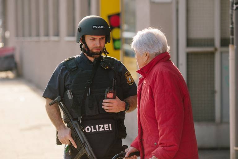 Amokalarm - Schüsse in Bremen! Täter eröffnet Feuer auf Menschengruppe!