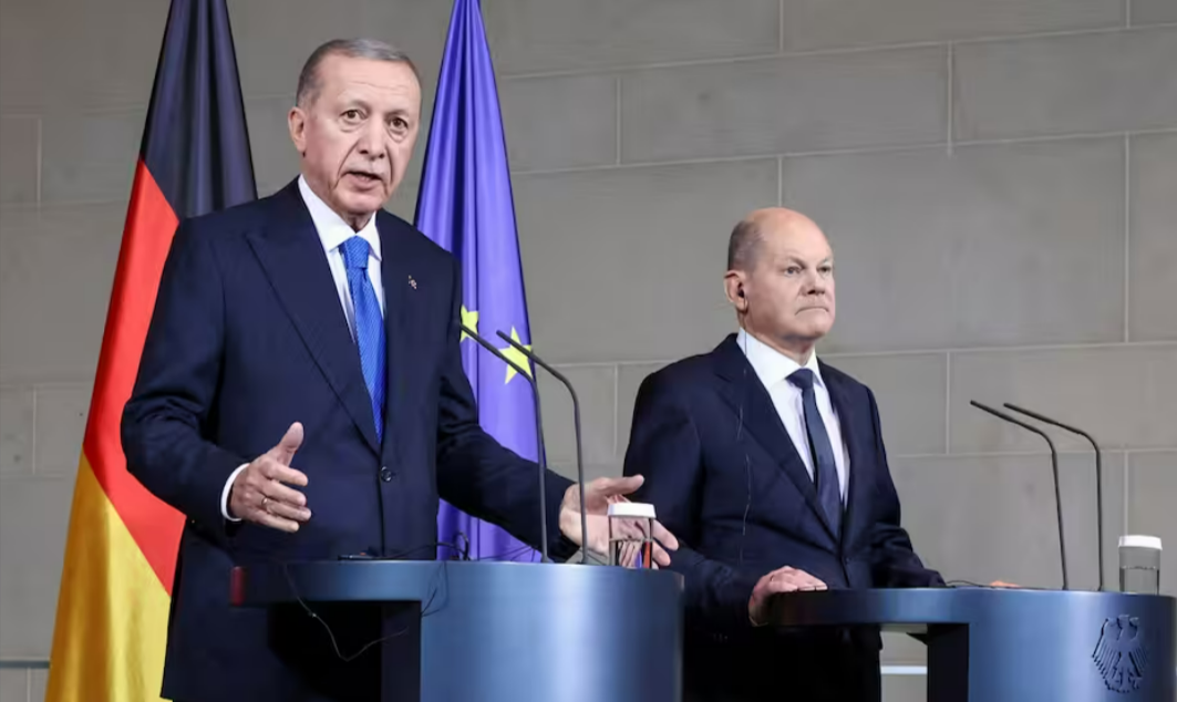 Erdogan sorgt für Skandal in Berlin! Hamas-Terroristen sind "Geiseln" - und Scholz duckt sich weg!