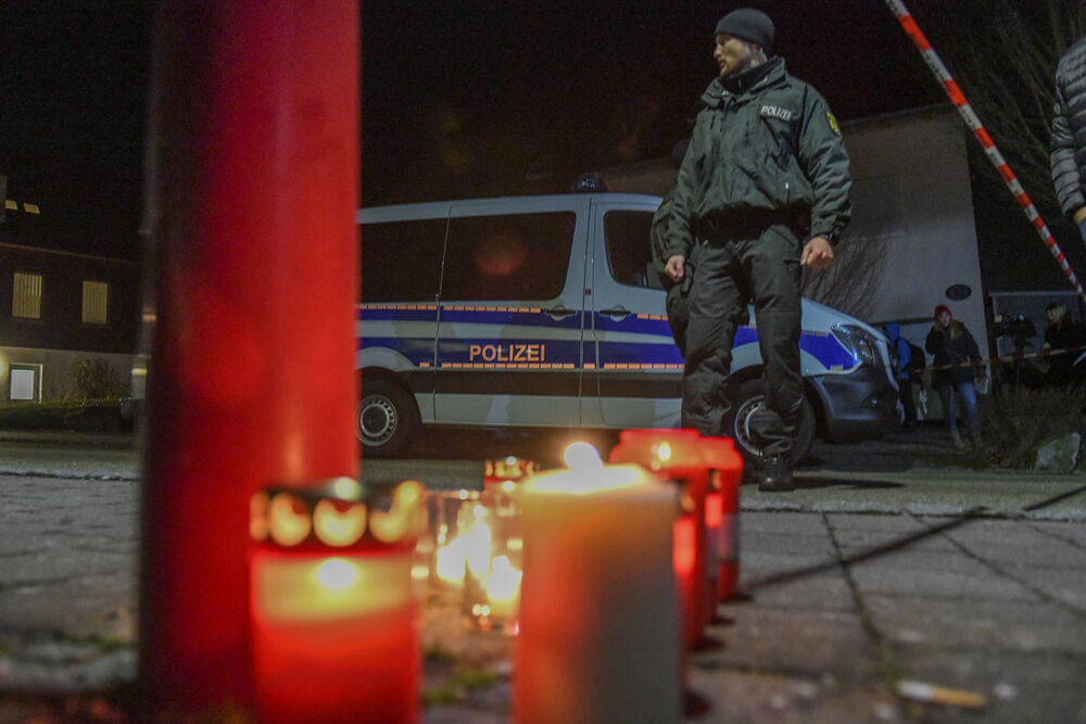 Raser tötet Spaziergänger in 30er-Zone und flüchtet! Es gibt einen entscheidenden Hinweis - Polizei leitet Fahndung ein!