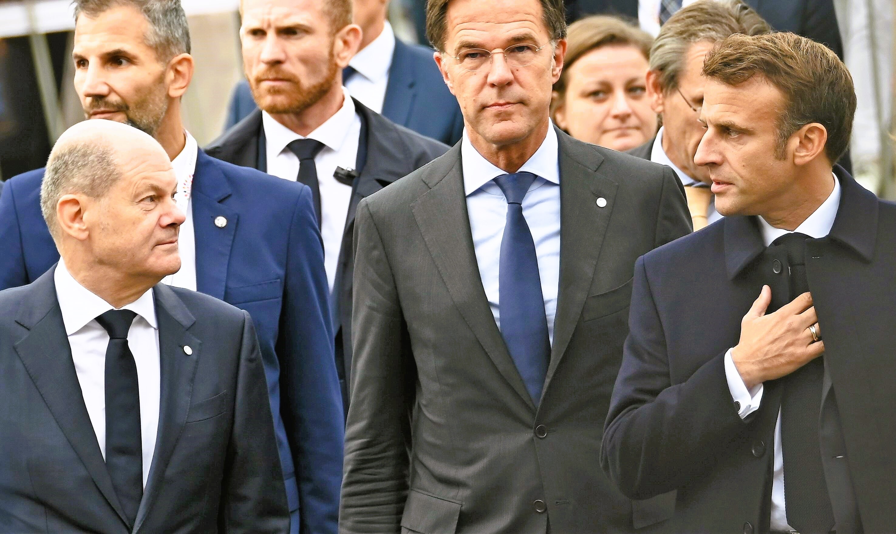 Amerika schmiedet neues Militärbündnis gegen Putin! Europa schließt die Reihen!