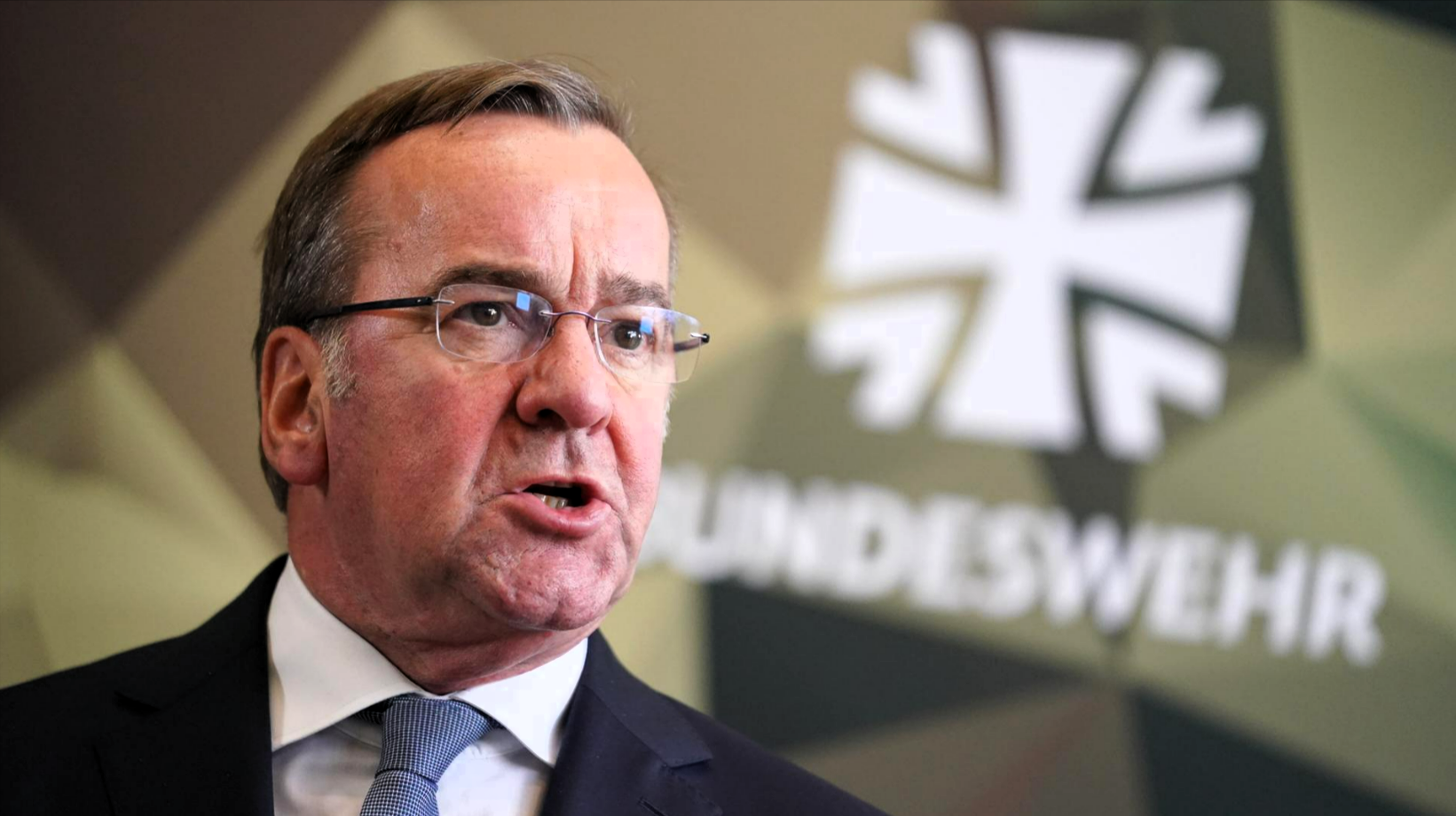 Deutschland rüstet auf! Neue Kriegsschiffe und hunderte gepanzerte Fahrzeuge - zum Schutz vor Putin