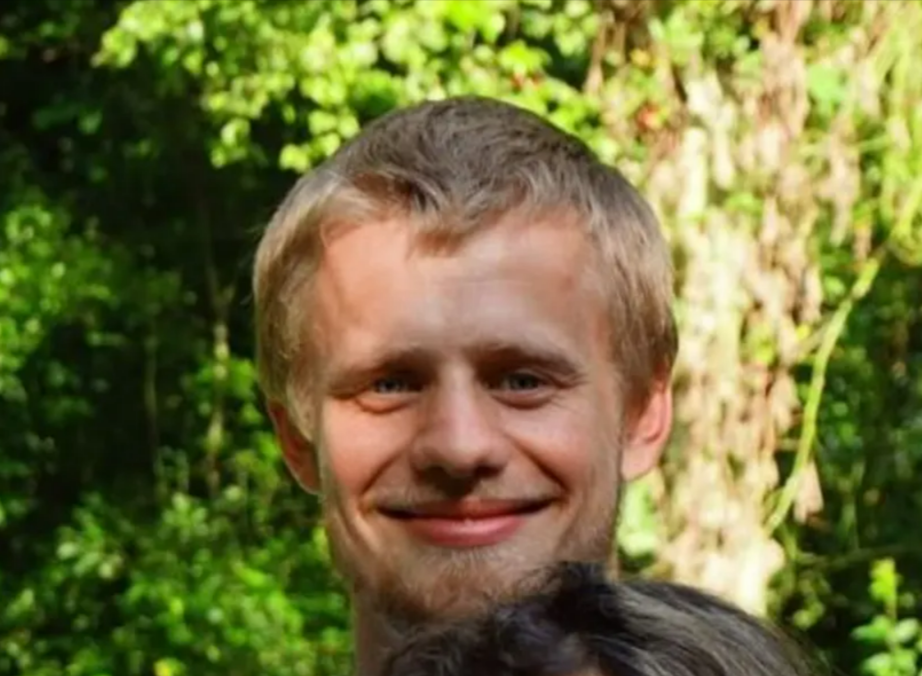 Eilmeldung! Vater mit kleiner Tochter (2) als Anhalter auf der Flucht - Polizei warnt davor ihn mitzunehmen